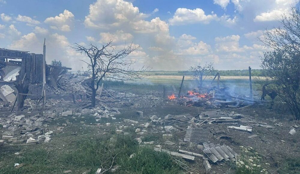 Вражеские войска обстреляли Волновахский и Покровский районы, есть погибшая и 7 раненых
