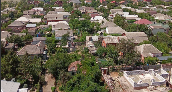 В Мариуполе в районе аэродрома прогремели взрывы (видео)