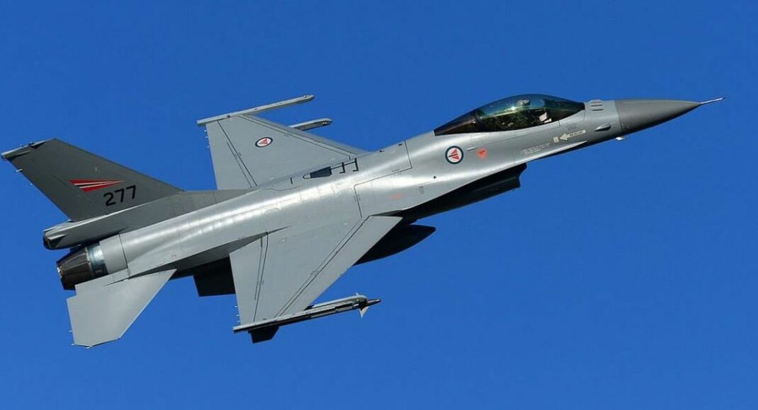 Цього року Норвегія передасть Україні 6 літаків F-16