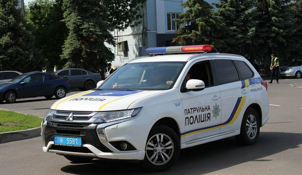 Патрульные в Краматорском районе обнаружили мужчину с, вероятно, поддельными документами