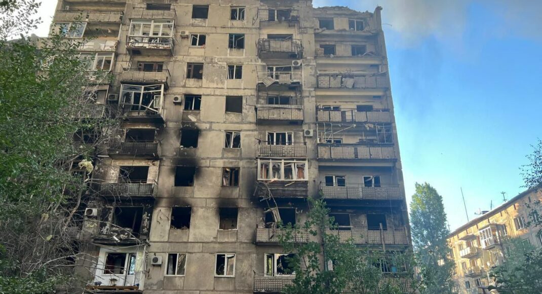 Донеччина знову під обстрілами — є загиблі і поранені (фото)