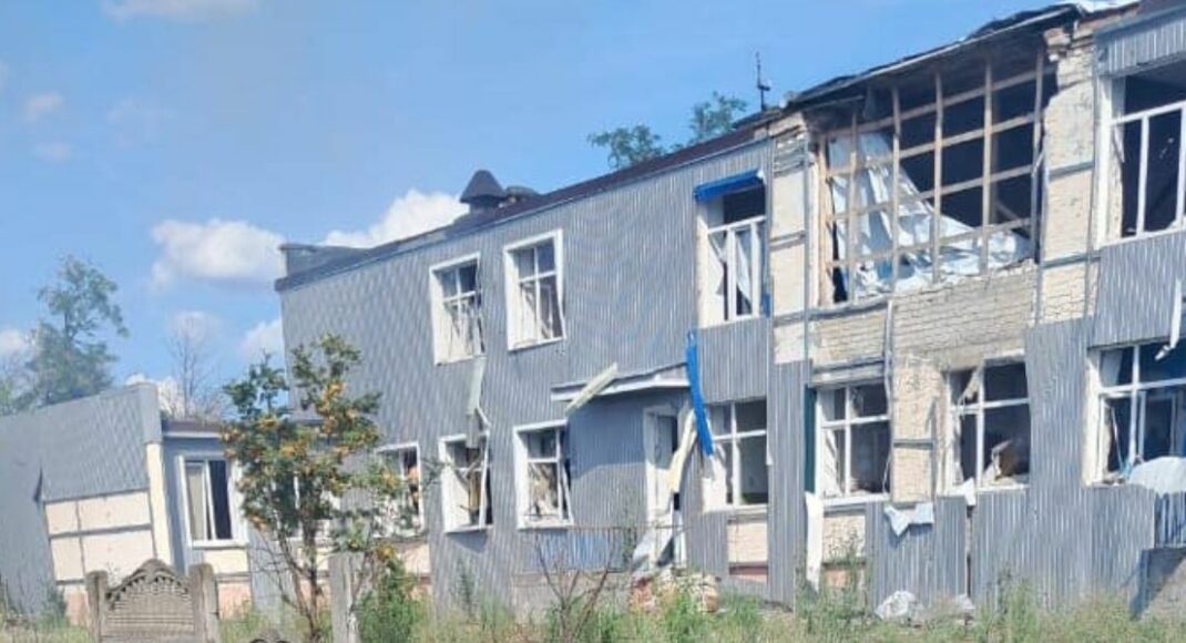 За добу росіяни 48 разів обстріляли населені пункти Донеччини: пошкодили будинки, поранили людей