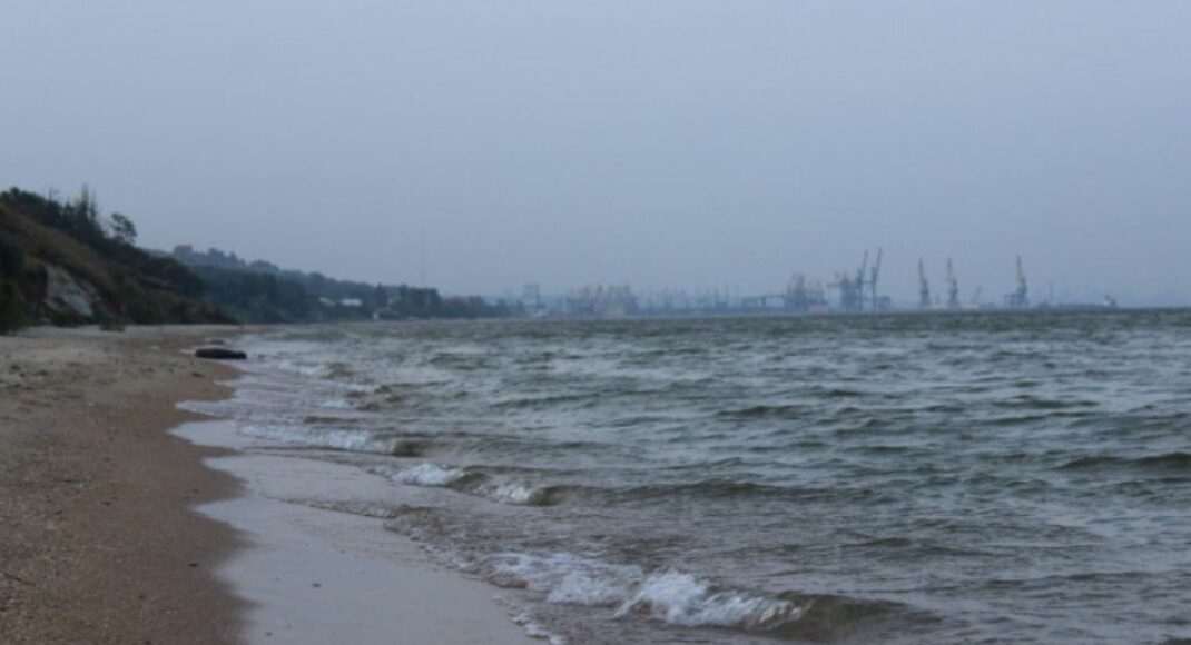 В окупованому Маріуполі в морі потонули двоє чоловіків