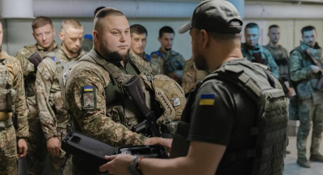 Глава МВД посетил Донетчину: наградил бойцов НГУ, спасателей и полицейских (фото)