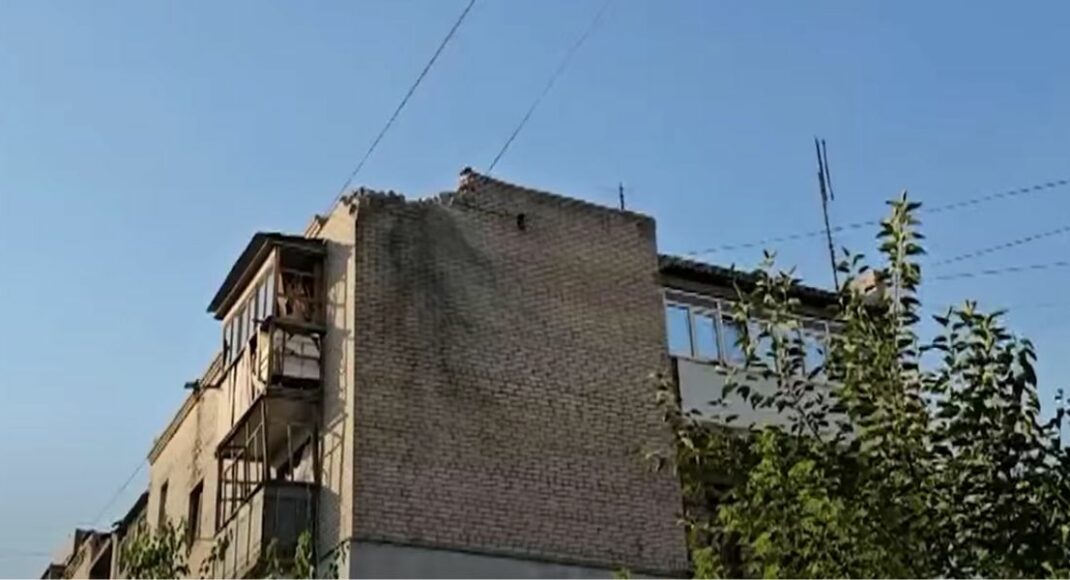 Поліція показала перші хвилини після учорашнього російського обстрілу Костянтинівки (відео)