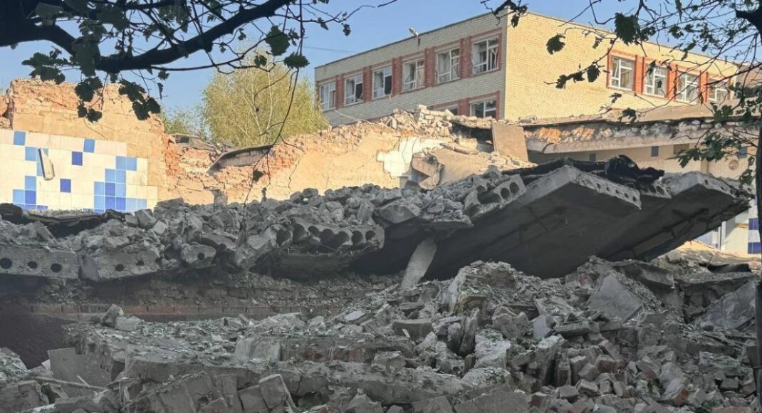 12 багатоповерхівок та соціальний об'єкт пошкоджені у Покровську внаслідок нічного російського обстрілу (фото)