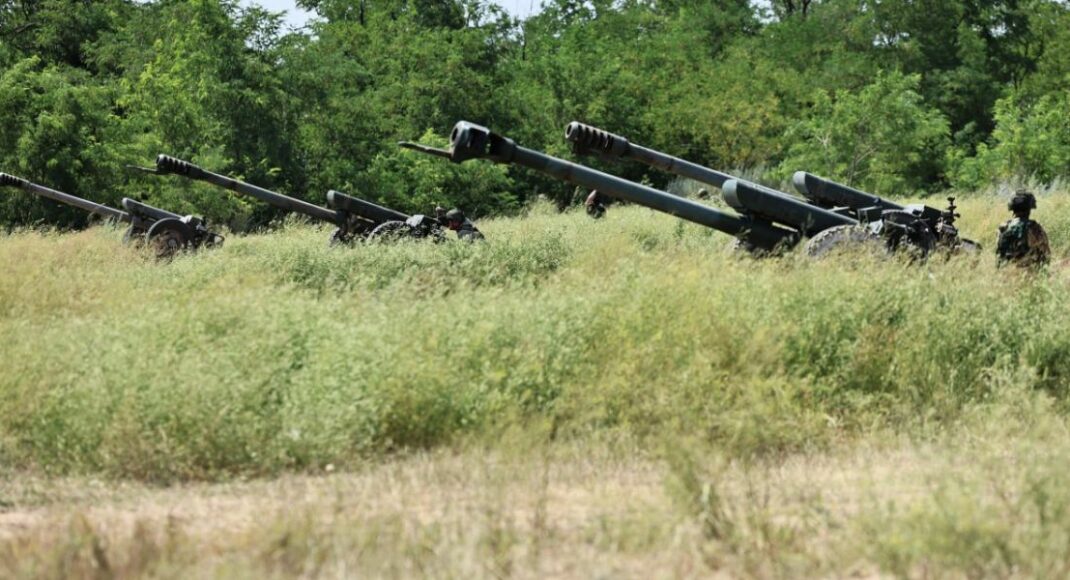 По Макіївці на Луганщині росіяни гатили зі ствольної та реактивної артилерії