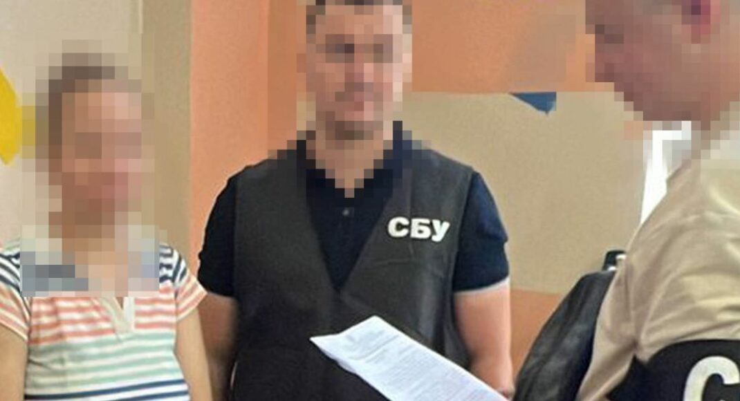 СБУ затримала жінку, яка співпрацювала з окупаційною адміністрацією рф на Луганщині