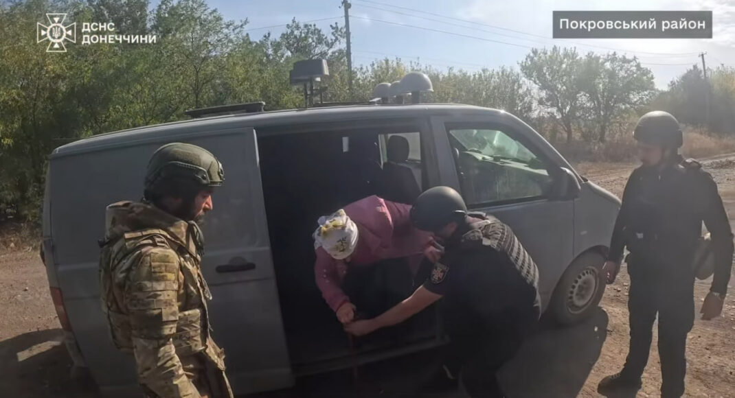 Из Покровского района с начала недели спасатели эвакуировали 12 человек (видео)