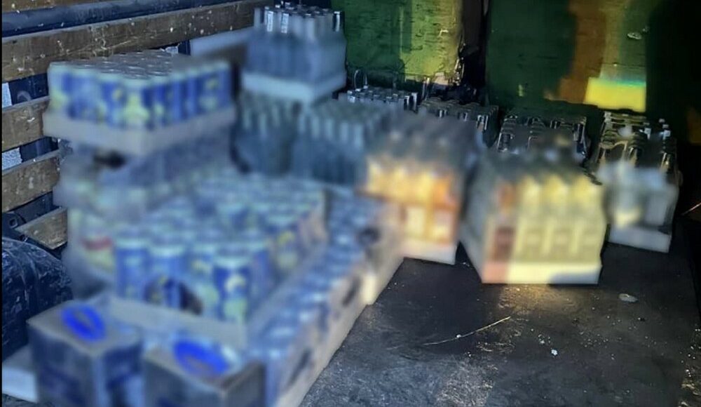 В Крамарском районе водитель перевозил 638 литров алкогольной продукции: его задержала полиция (фото)