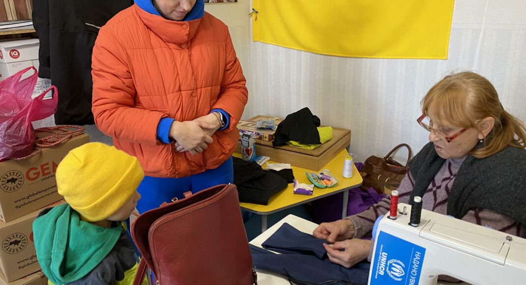 В Лозно-Александровском хабе в Ирпене уже почти год работает социальная швейная мастерская (фото)