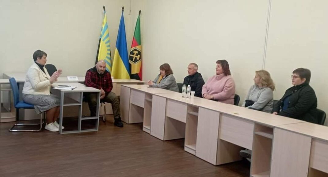 С семьями погибших защитников и защитниц Украины из Торецкой громады встретились представители Донецкой ОГА