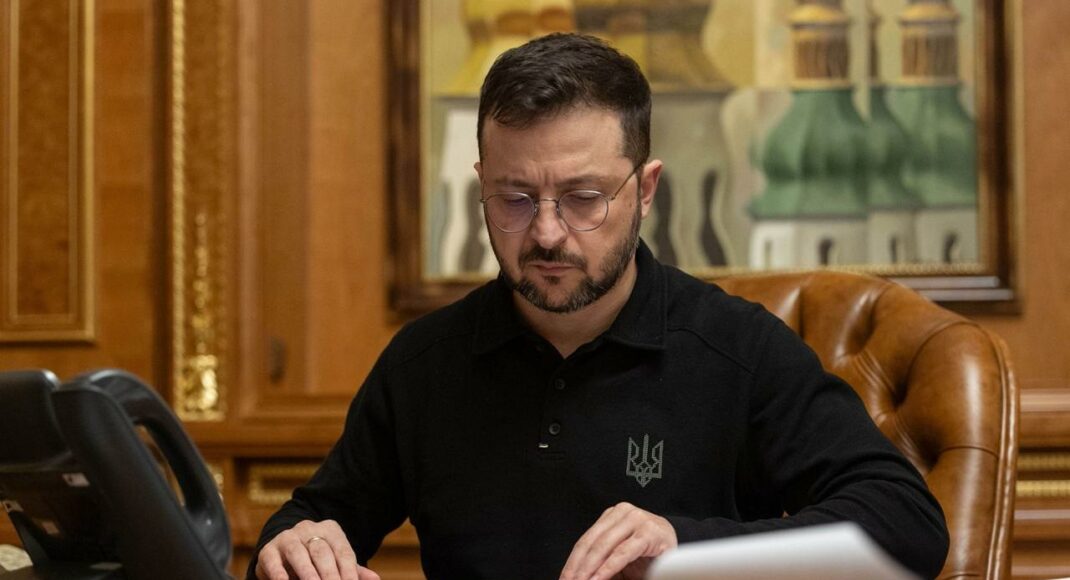 Зеленський увів у дію рішення РНБО щодо позбавлення державних нагород зрадників України