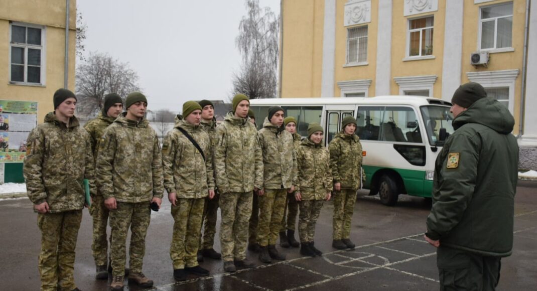 В администрации Байдена призывают Украину начинать мобилизовывать с 18 лет, — СМИ