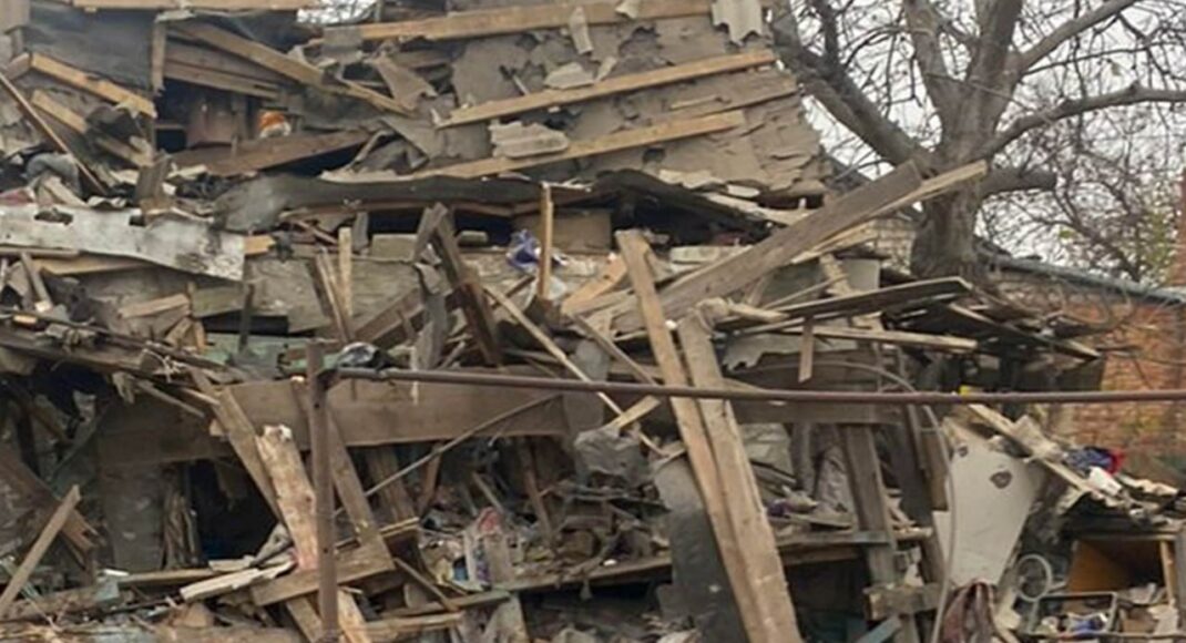 Російські окупанти вбили 2 та поранили 8 цивільних на Донеччині: подробиці від прокуратури