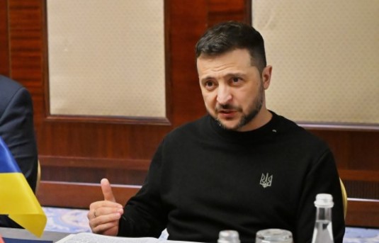 Зеленський заявив, що росія має усвідомити злочини, які скоює в Україні та "піти на три букви" (відео)