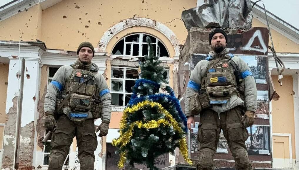 Боец с Луганщины передал новогоднее поздравление с Курщины