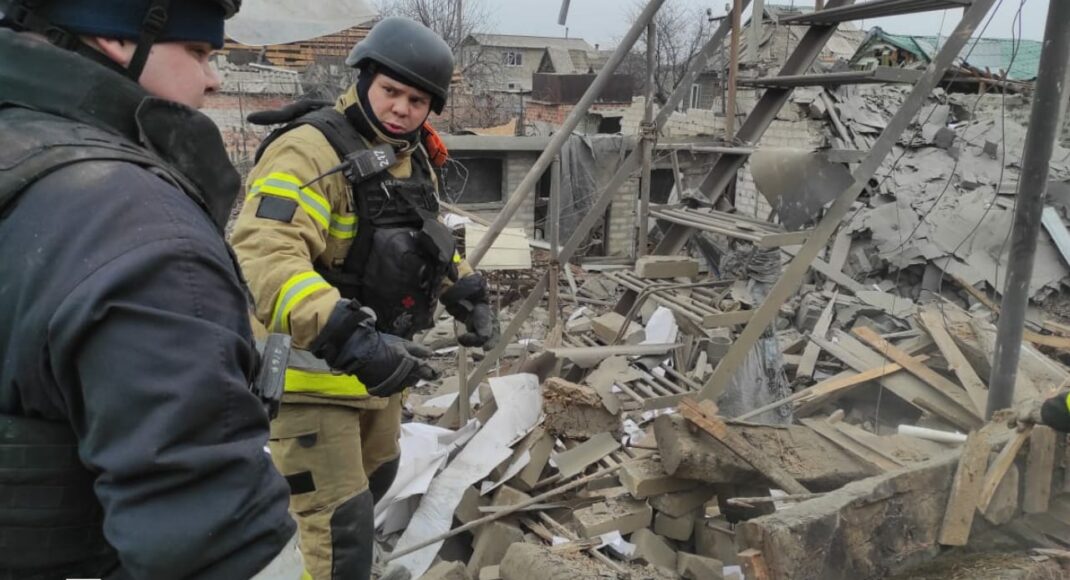 За прошедшие сутки враг нанес авиаудар по жилой застройке Удачного, погиб 1 человек