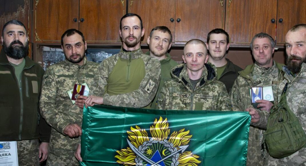 Найкращих бійців 151-ї окремої механізованої бригади відзначили нагородами (фото)