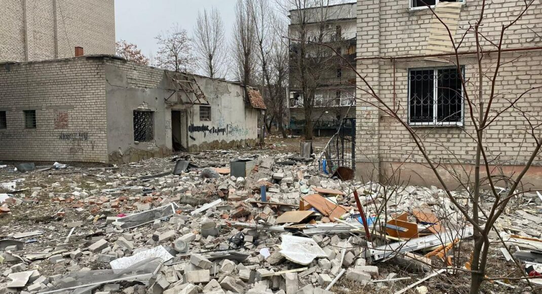 Минулої доби армія рф майже щогодини гатила по Покровській громаді: є жертви
