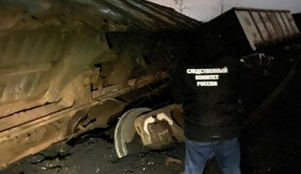 На окупованій Луганщині зійшли з рейок 7 вагонів вантажного поїзда (фото)