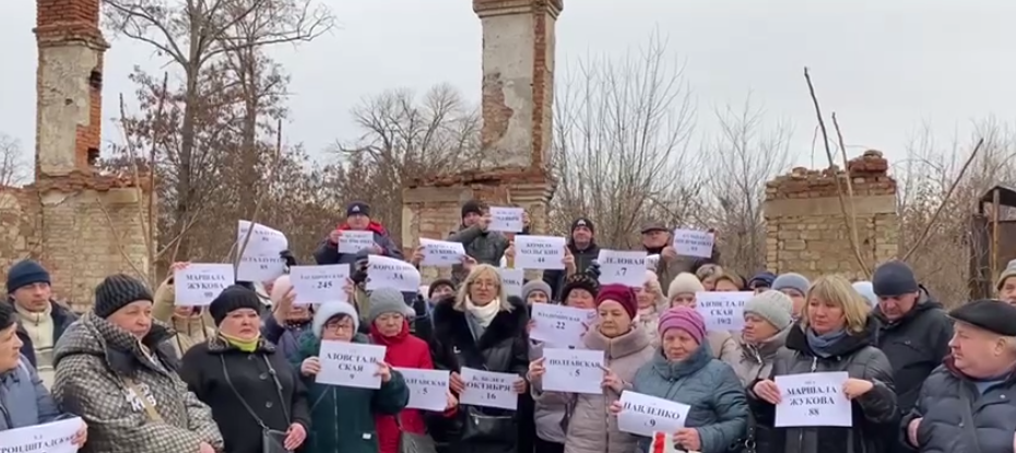 Мариупольцы массово записывают видеообращения с вопросом, где им жить