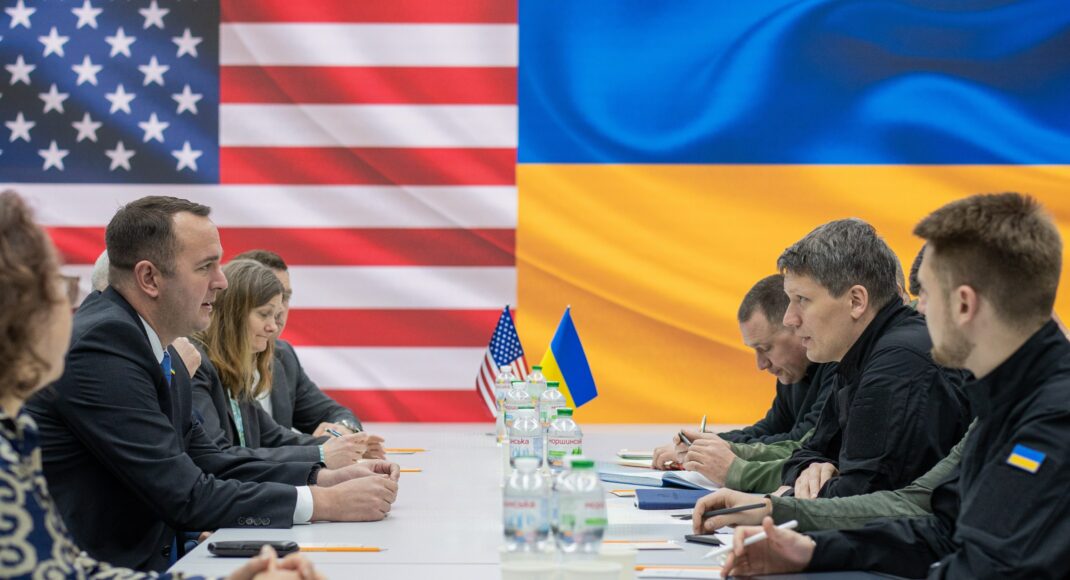 Перед "Рамштайном" в Киев прибыла делегация США: детали встречи