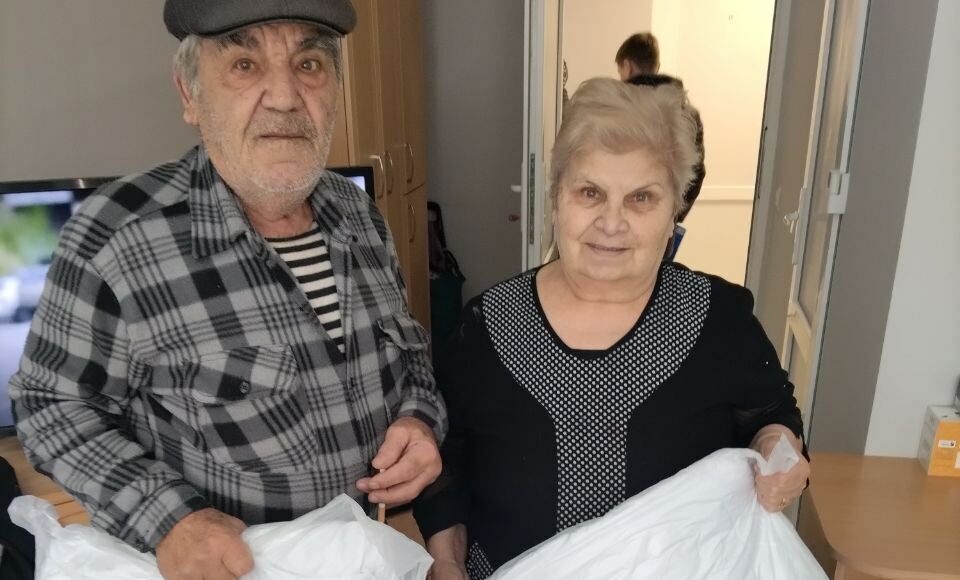 На Закарпатті переселенці з Покровської громади отримали допомогу від благодійників (фото)