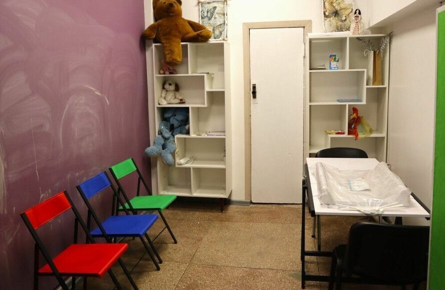 У Запоріжжі для переселенців доступний цілодобовий Пункт незламності в обласній універсальній науковій бібліотеці