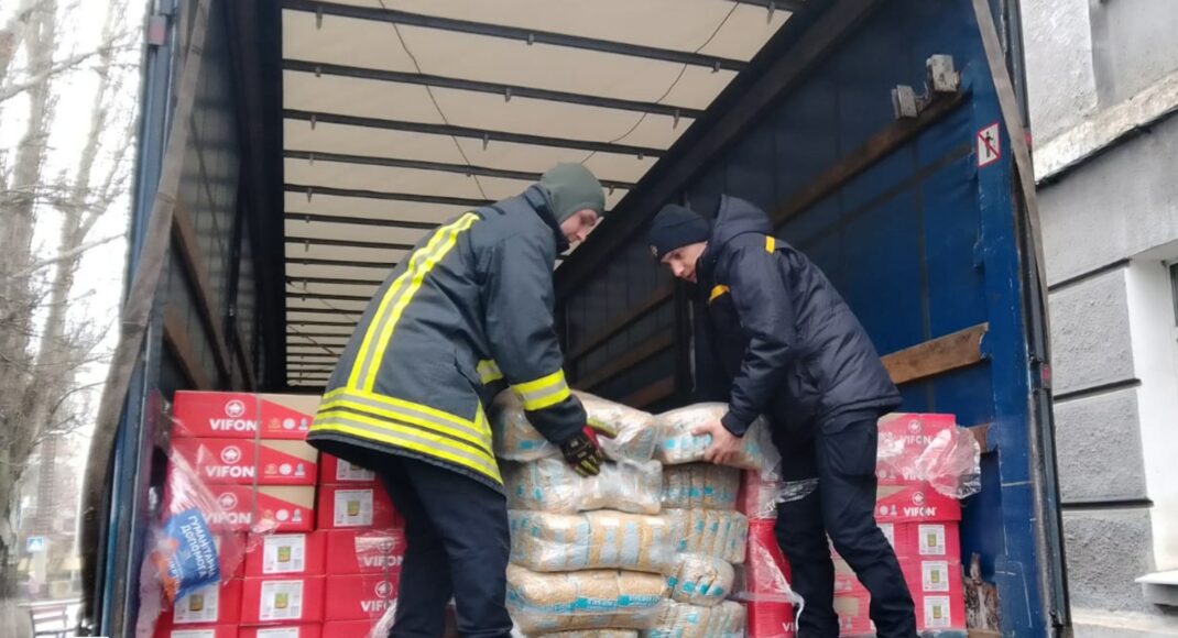 Рятувальники доставили 20 тонн гуманітарної допомоги для мешканців прифронтової зони на Донеччині