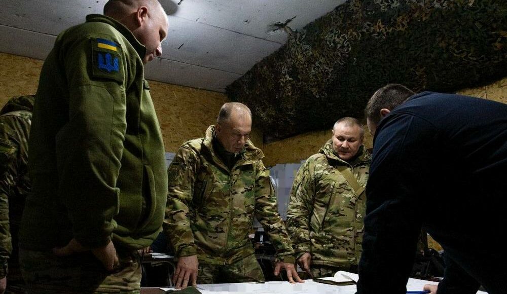 Сырский провел работу в командных пунктах на Покровском направлении (фото)