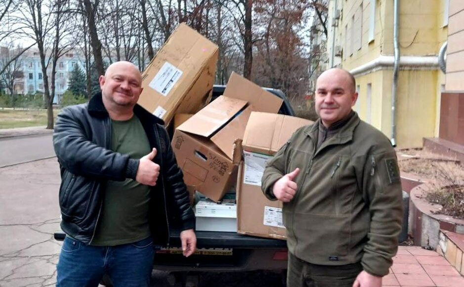 Торецкая городская больница получила от благотворителей хирургическую лампу и медицинские расходники
