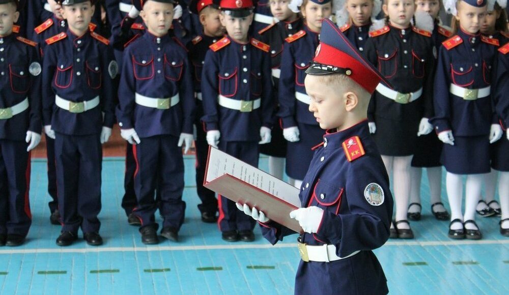 В окупованій Кадіївці загарбники відкриють "російський кадетський клас"