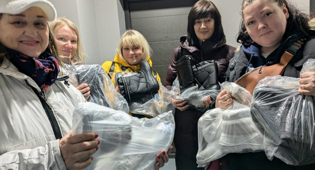 У Сваляві в гуманітарному хабі Старобільської РДА переселенці отримали гуманітарну допомогу
