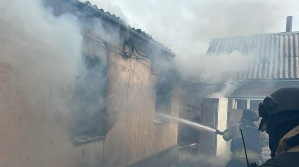 Унаслідок сьогоднішнього російського обстрілу Костянтинівки виникли пожежі (фото)