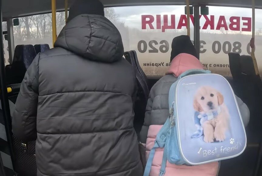Евакуйовано останніх 15 дітей з родинами, які залишались у Костянтинівці на Донеччині