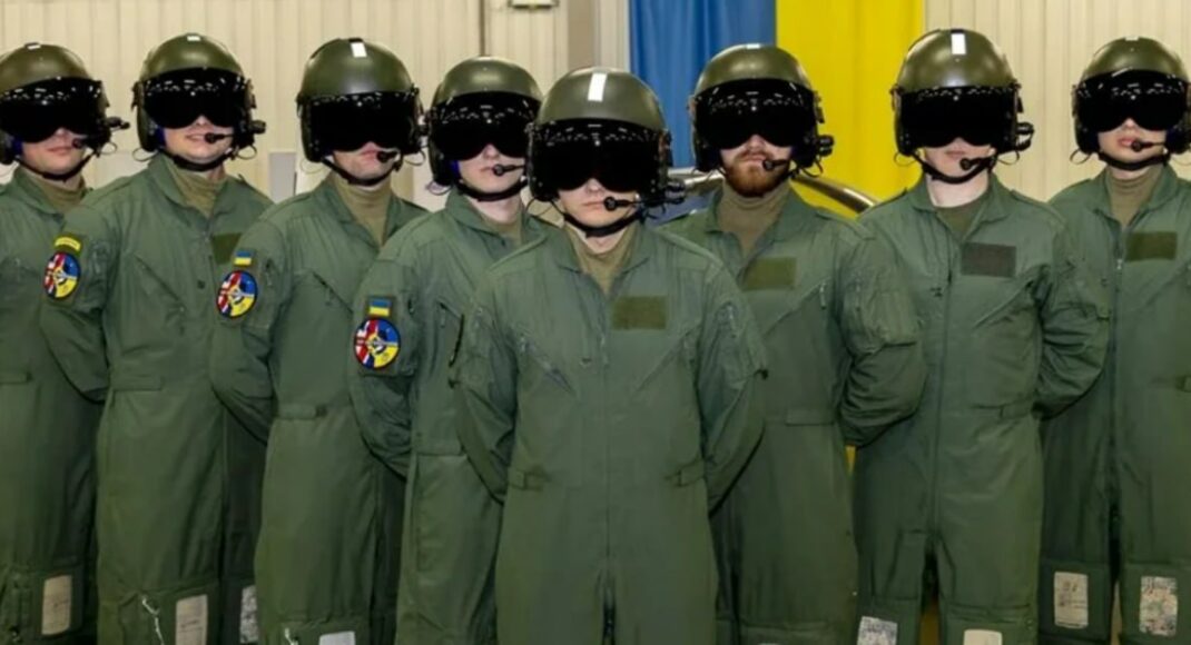 Терміни підготовки українських пілотів F-16 вдалось скоротити майже на три місяці, — Міноборони