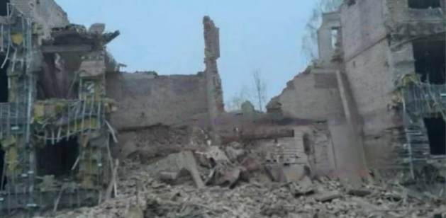 Покровська громада під вогнем росіян: пошкоджено багатоповерхівки та заклад освіти