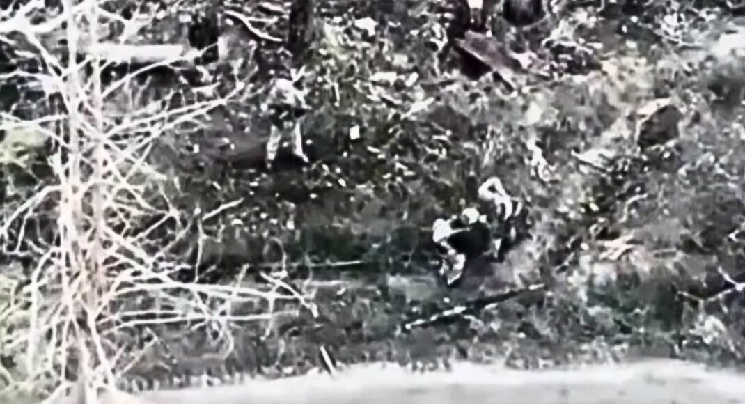 В Серебрянском лесу бойцы 63-й бригады необычным способом взяли в плен оккупанта (видео)