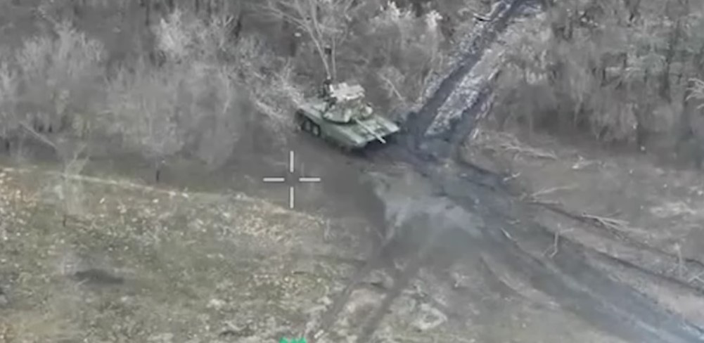 Луганський прикордонний загін показав знищення ворожих танка, мінометів і генераторів на Куп'янському напрямку (відео)
