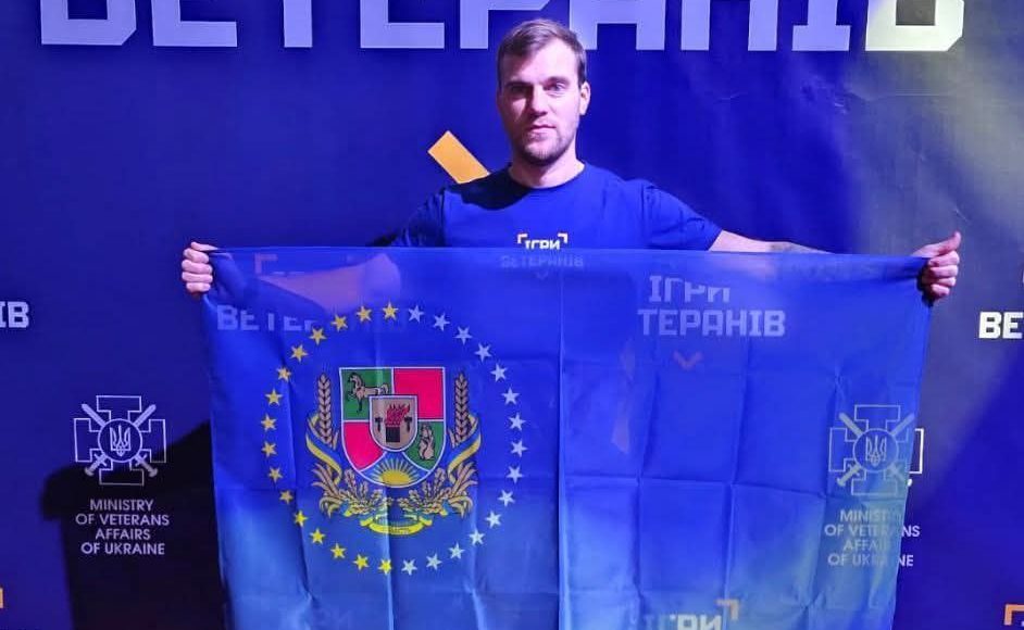 Денис Смольников из Сватово стал бронзовым призером Ігор Нескорених-2025 по волейболу сидя