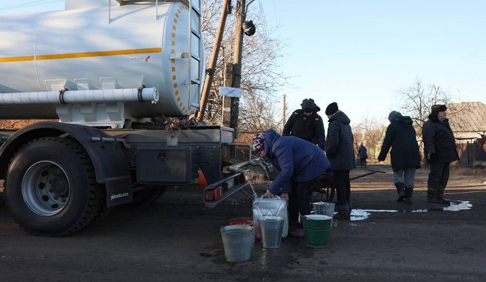 Спасатели обеспечивают прифронтовые города Донецкой области водой