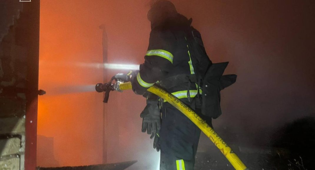 В Доброполье огнеборцы ликвидировали пожар частного дома