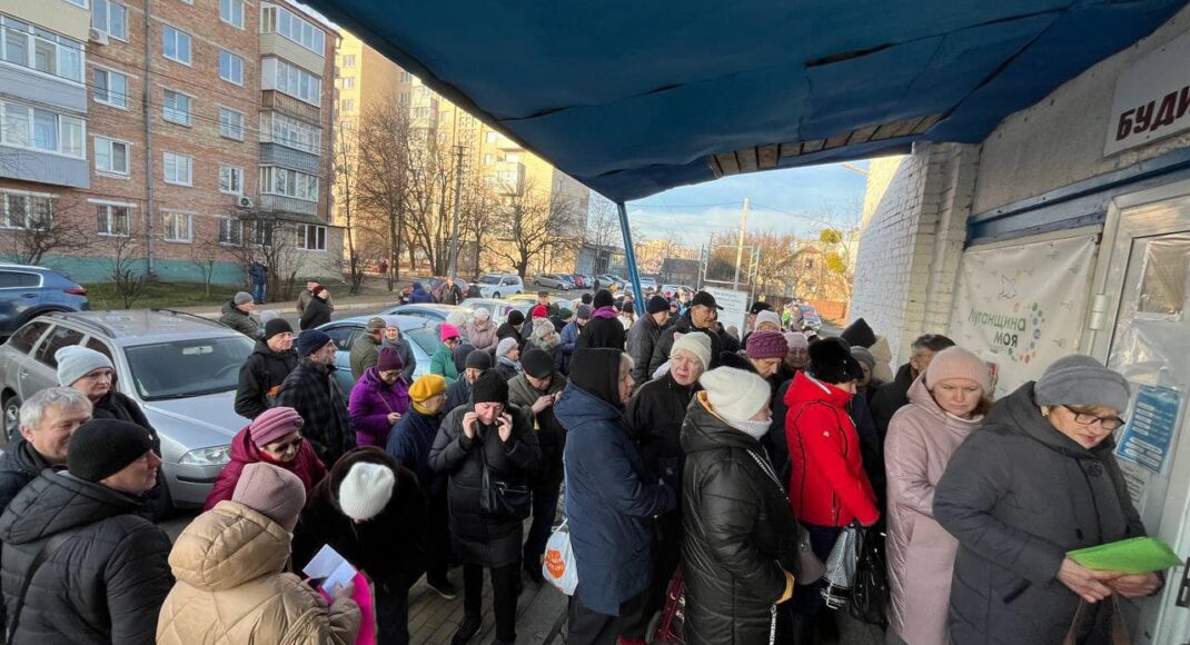 В Ирпене переселенцы из Лозно-Александровки получили продуктовые наборы от GEM и HGBF (фото)