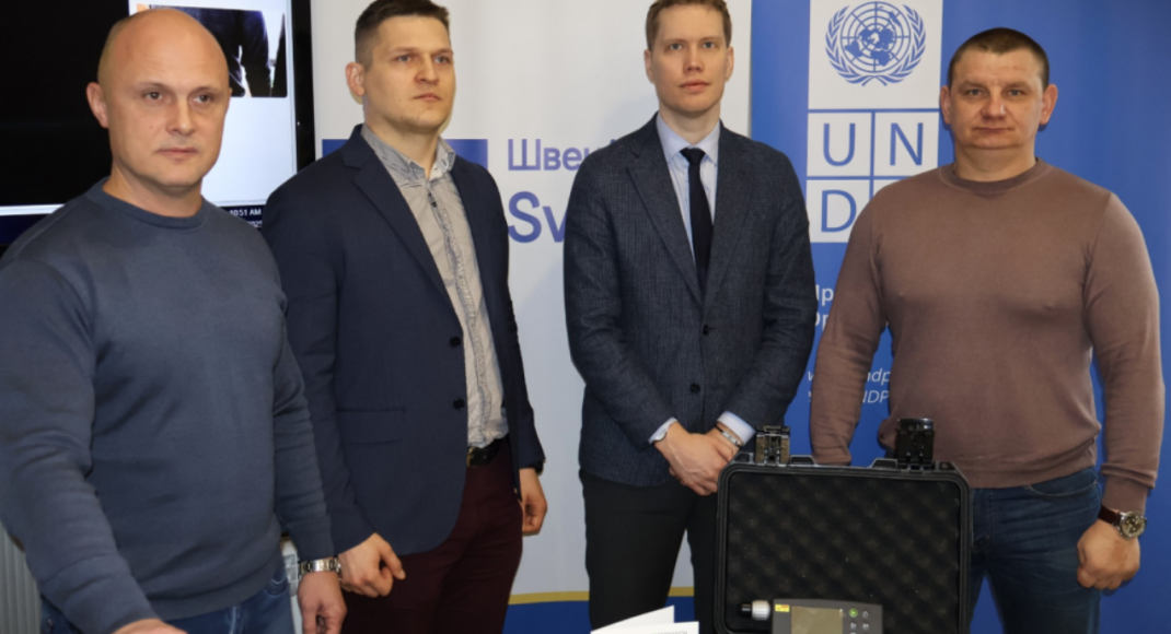 При поддержке Программы развития ООН и правительства Швеции украинские военные экологи получили снаряжение для работ на землях, где шли бои