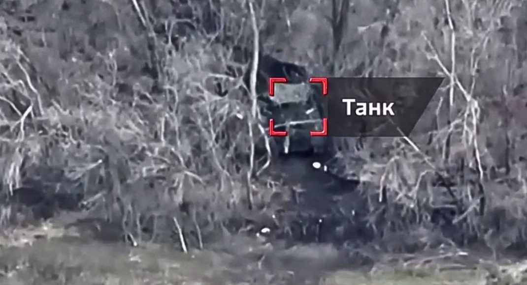 На Лиманском направлении дронари 63-й бригады уничтожают вооружение, бронетехнику, средства связи и наблюдения оккупантов (видео)
