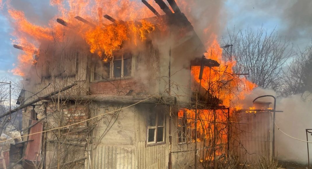 За тиждень рятувальники на Донеччині ліквідували 15 пожеж, що виникли через обстріли