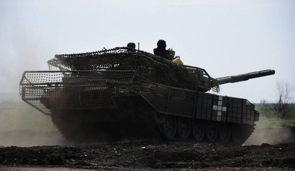 Штурмова активність ворога зберігається на східних фронтах