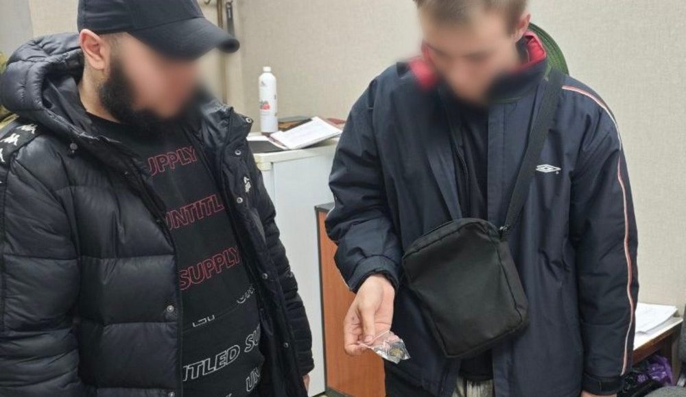 В оккупированном Донецке поймали двух молодых закладчиков наркотиков