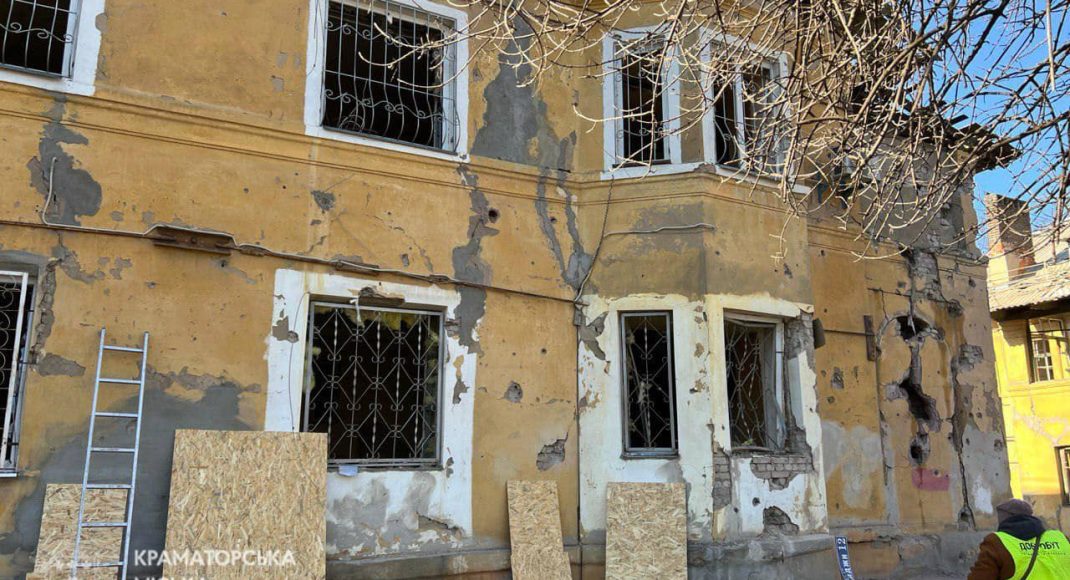 Россияне ночью ударили по Краматорску управляемыми авиабомбами: подробности (фото)